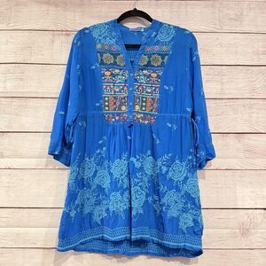 Johnny Was Blue Embroidered Tunic Top Boho 3/4 Sleeve V-Neck Size Small Festival